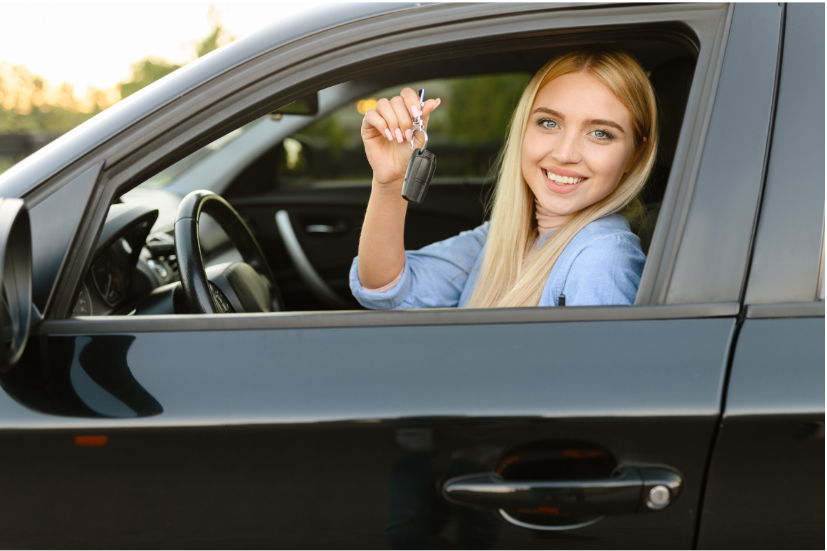 Assurance voiture romandia partner femme heureuse